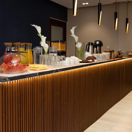 Perola Hotel Мапуту Экстерьер фото