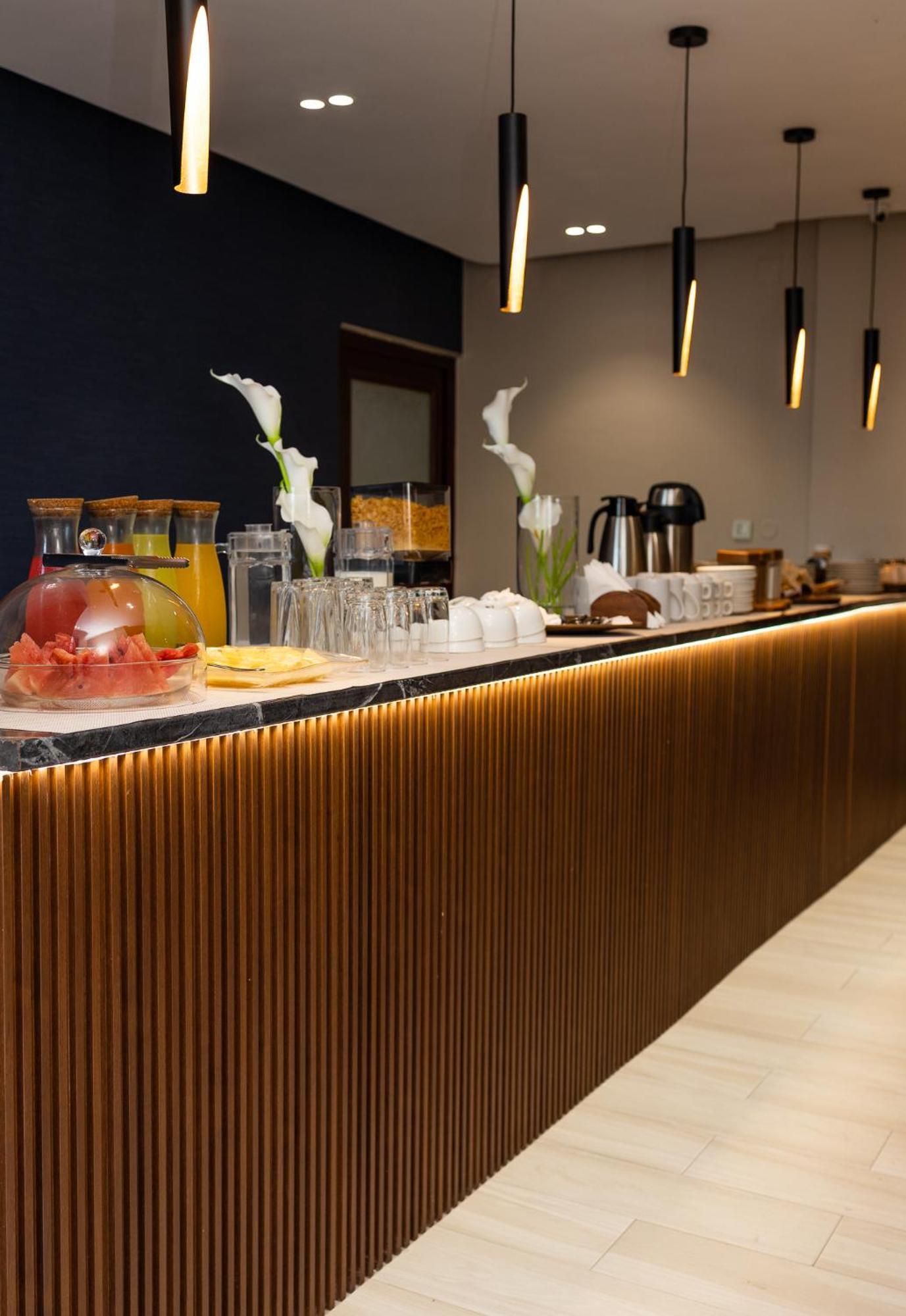 Perola Hotel Мапуту Экстерьер фото